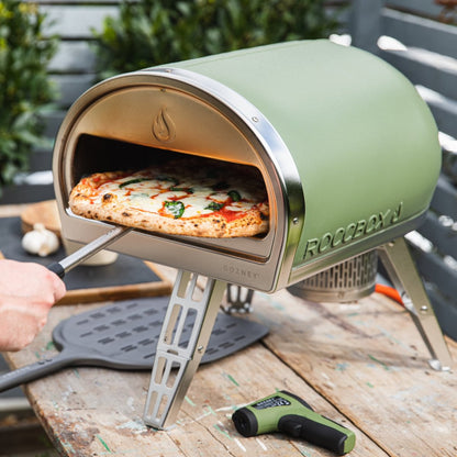Gozney Roccbox Pizzaofen mit Abdeckhaube